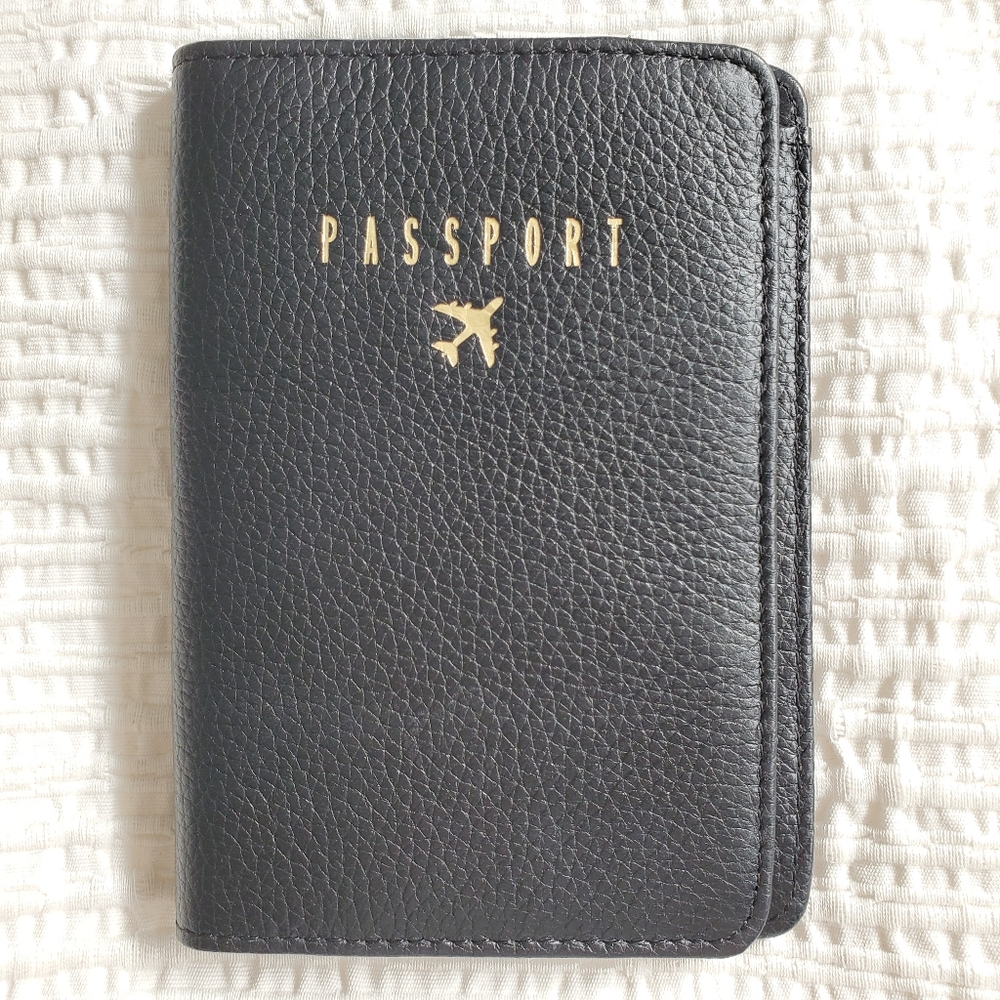 NWOT Aimee Kestenberg Black Pebble Leather Passport & Card Holder